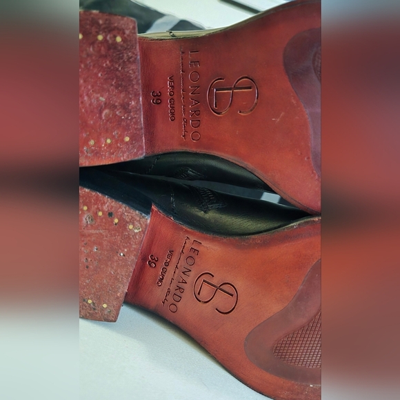 Leonardo Black Leather Ankle Boots with Vibrant Red Interior Leather Sole - Picture 8 of 9